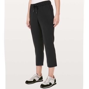 Lululemon On the Fly Black Crop Woven Pants Size 8